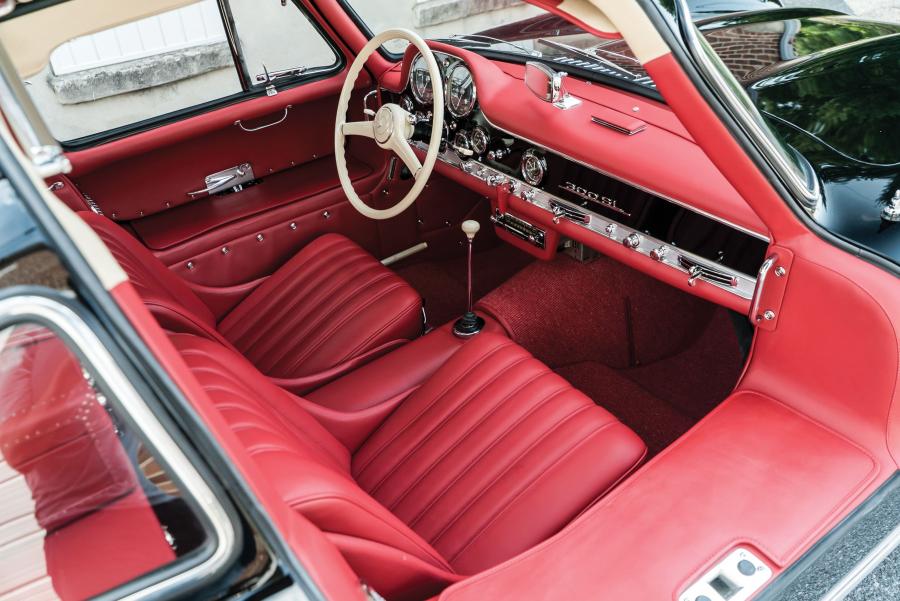 Интерьер Mercedes-Benz 300 SL 1957 года  (фото 20 из 59)